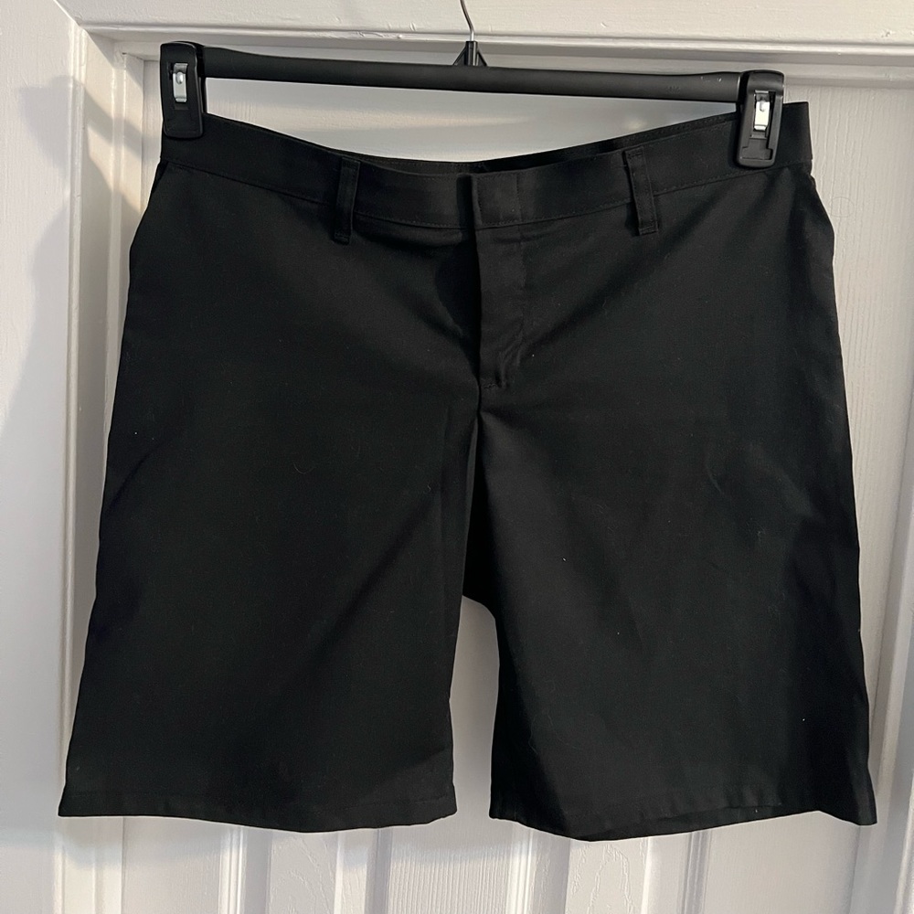Dickies women’s sorts size 8